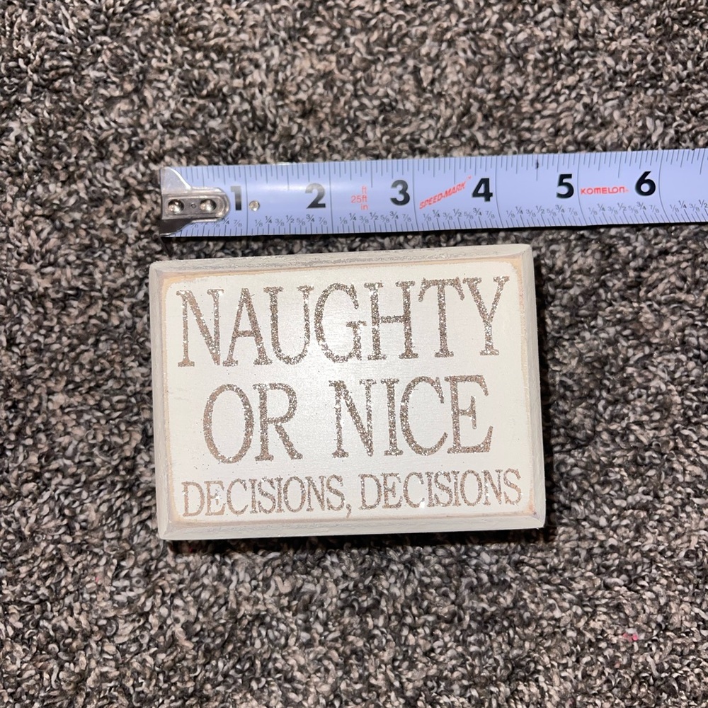Naughty or Nice Wall Decor